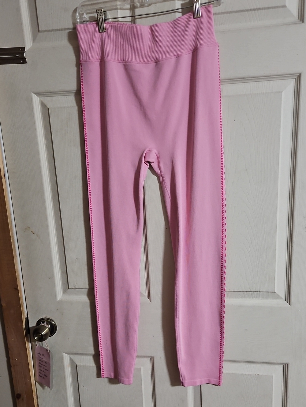 VICTORIAS SECRET PINK SEAMLESS LEGGINGS: PINK/HEARTS: GREAT CONDITION: XL Long